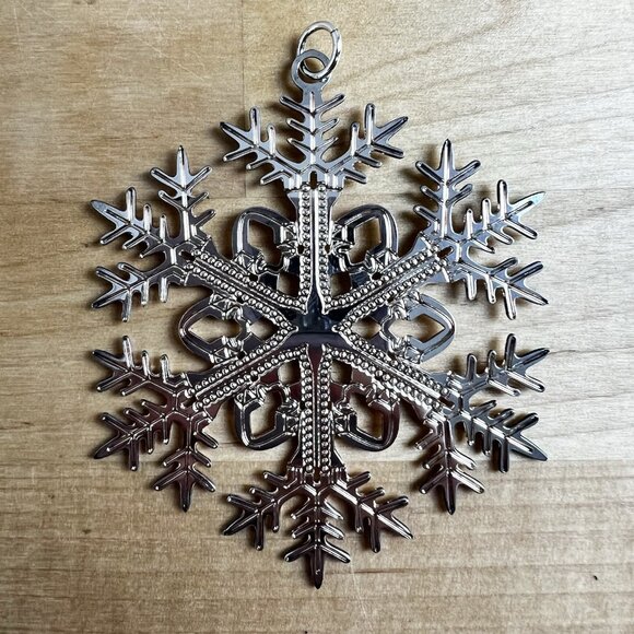 Vintage 2005 Metropolitan Museum of Art MMA Set Silver Plated Snowflake Ornament - Picture 2 of 8